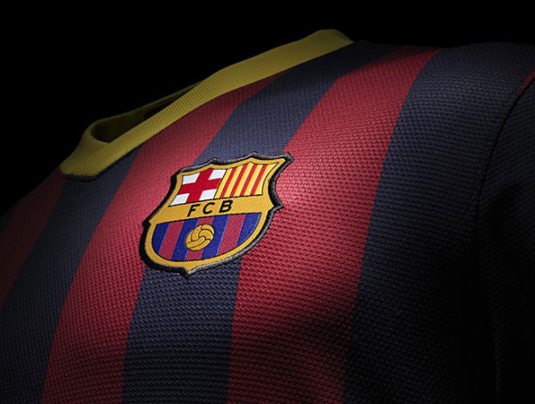 FC Barcelona crest detail home jersey 2013/14