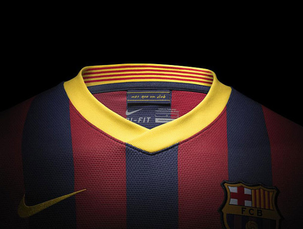 Detail FC Barcelona home jersey 2013/14
