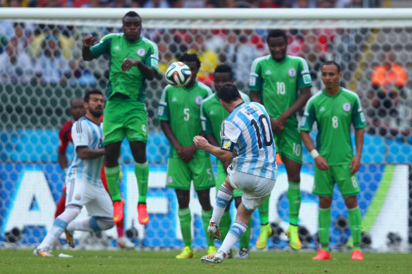 Messi scores a wonderful free kick against Nigeria
